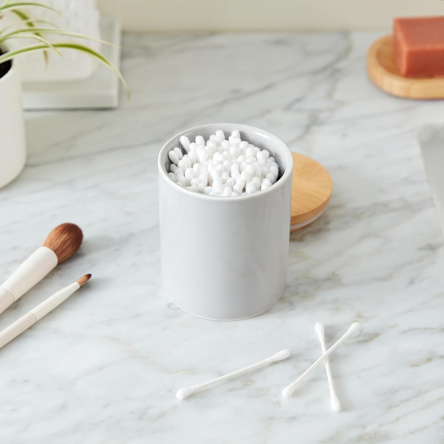 Amazon Basics Cotton Swabs – 100% Cotton, 500 Count, USA Made